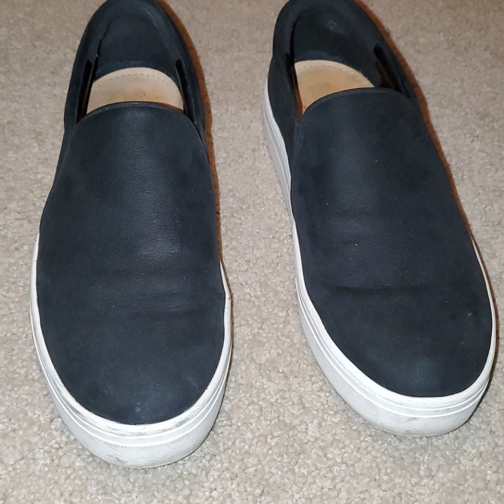 Eileen Fisher black slip ons